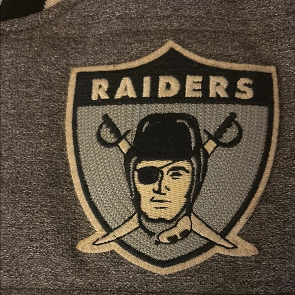 Raiders Gray Vest - Picture 2 of 3